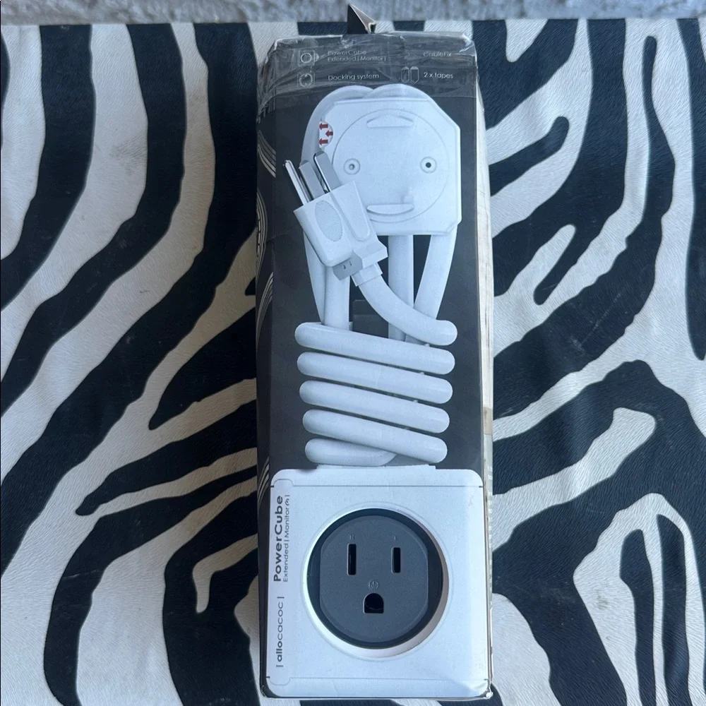 ALLOCACOC Power Cube up to 1,3A with display-new-never used-originally packed